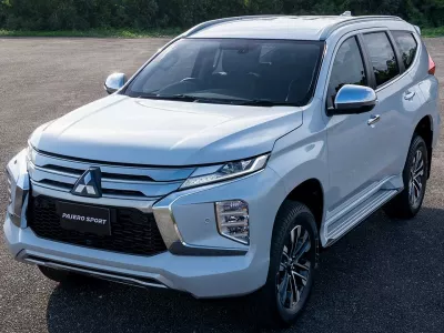 123oto THAY KÍNH XE Ô TÔ Mitsubishi Pajero Sport tại nhà